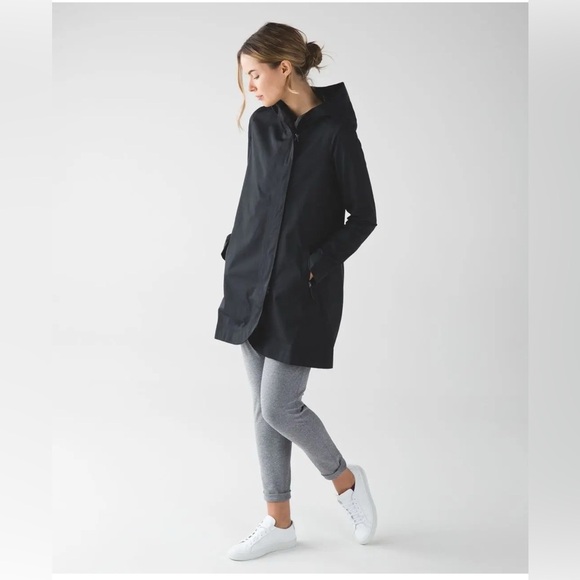 lululemon athletica Black Hooded Jacket - Picture 1 of 12